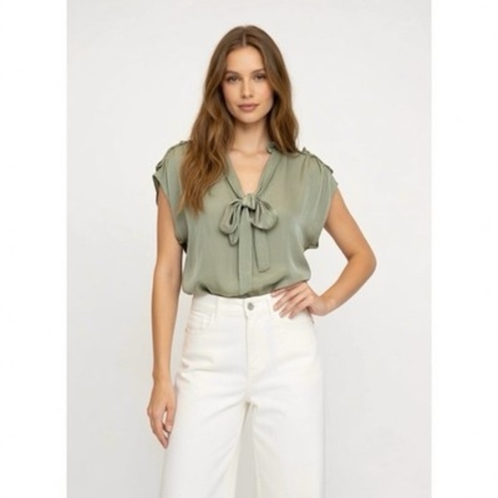 Vintage ESCADA 100% Silk Olive Green Sleeveless Pussybow Blouse Italian 44 VG